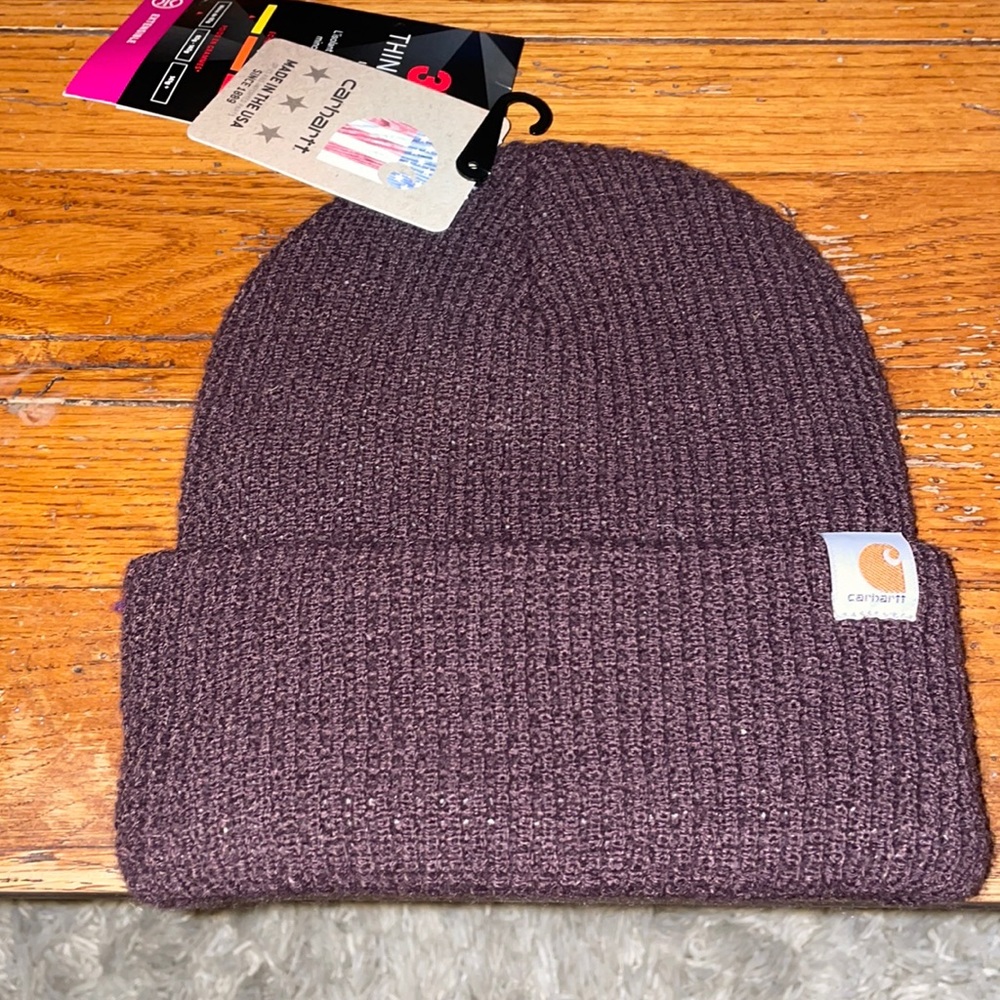CARHARTT beanie. Plum